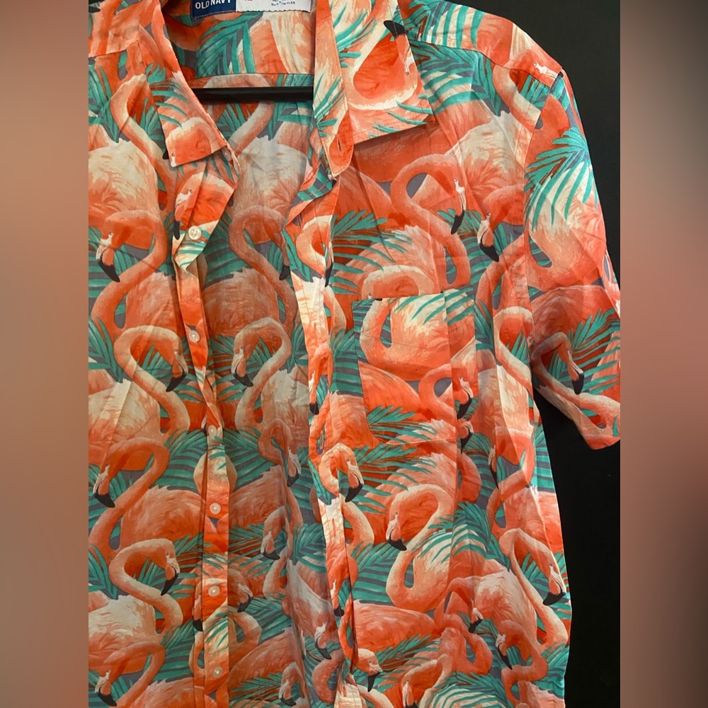 Button down shirt 👕 - Picture 2 of 3